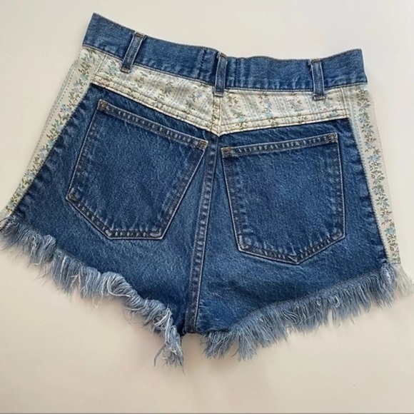 Vintage 90’s Fringe Cut Off Floral Dark Wash High Rise Shorts 7/8 Western - Picture 5 of 9